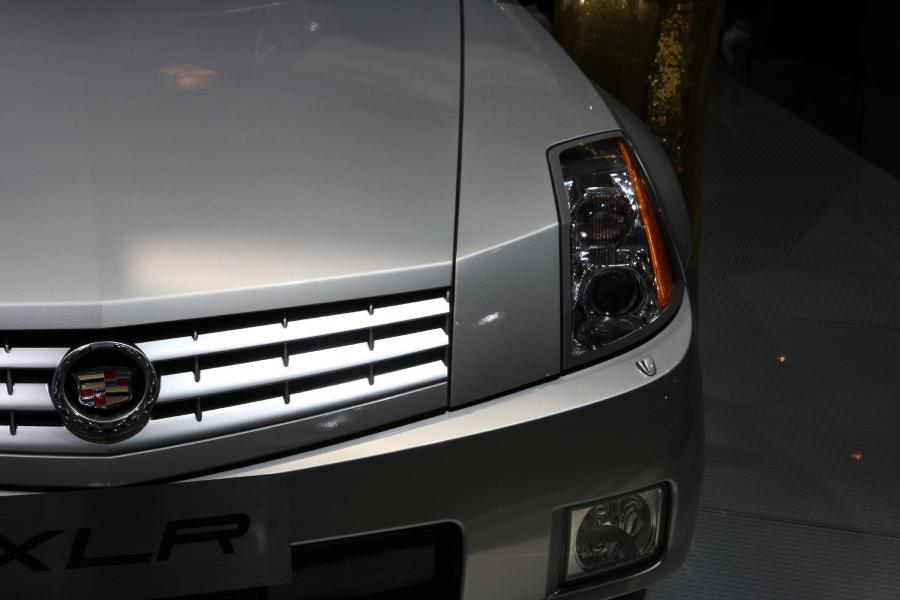  Cadillac XLR Roadster 2004 года  (фото 42 из 128)